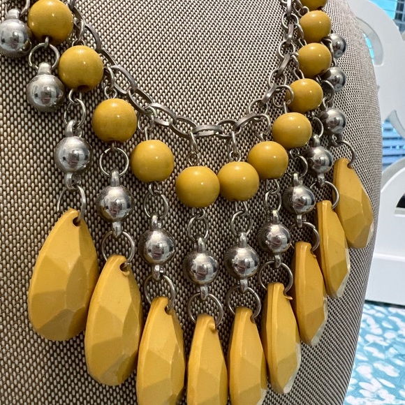 Yellow and silver statement necklace - Picture 3 of 3